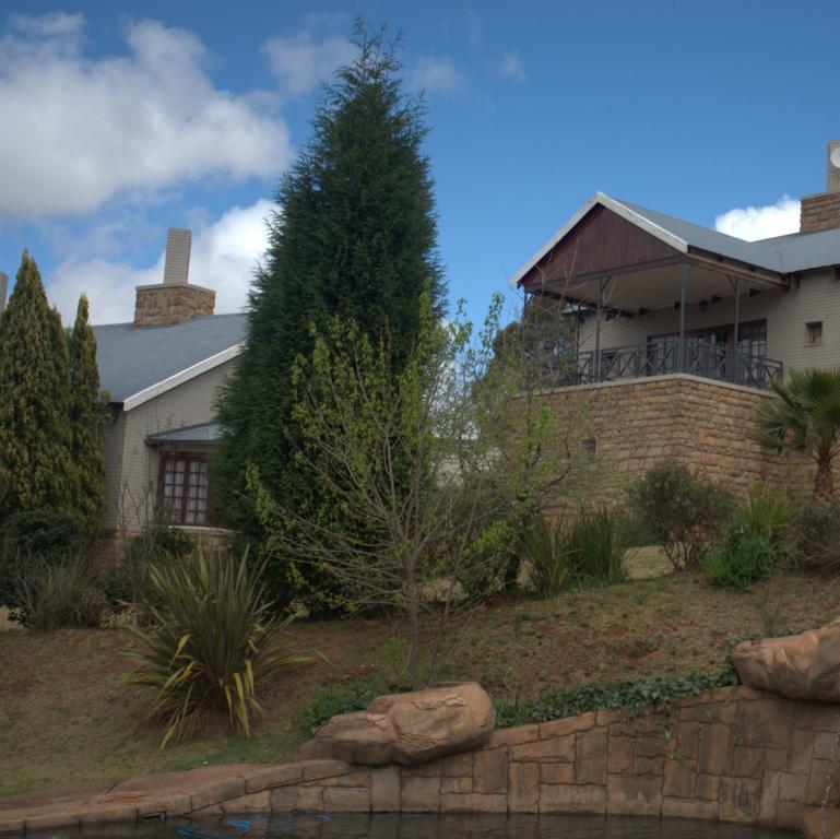 The Highlander Hotel Dullstroom Exterior photo