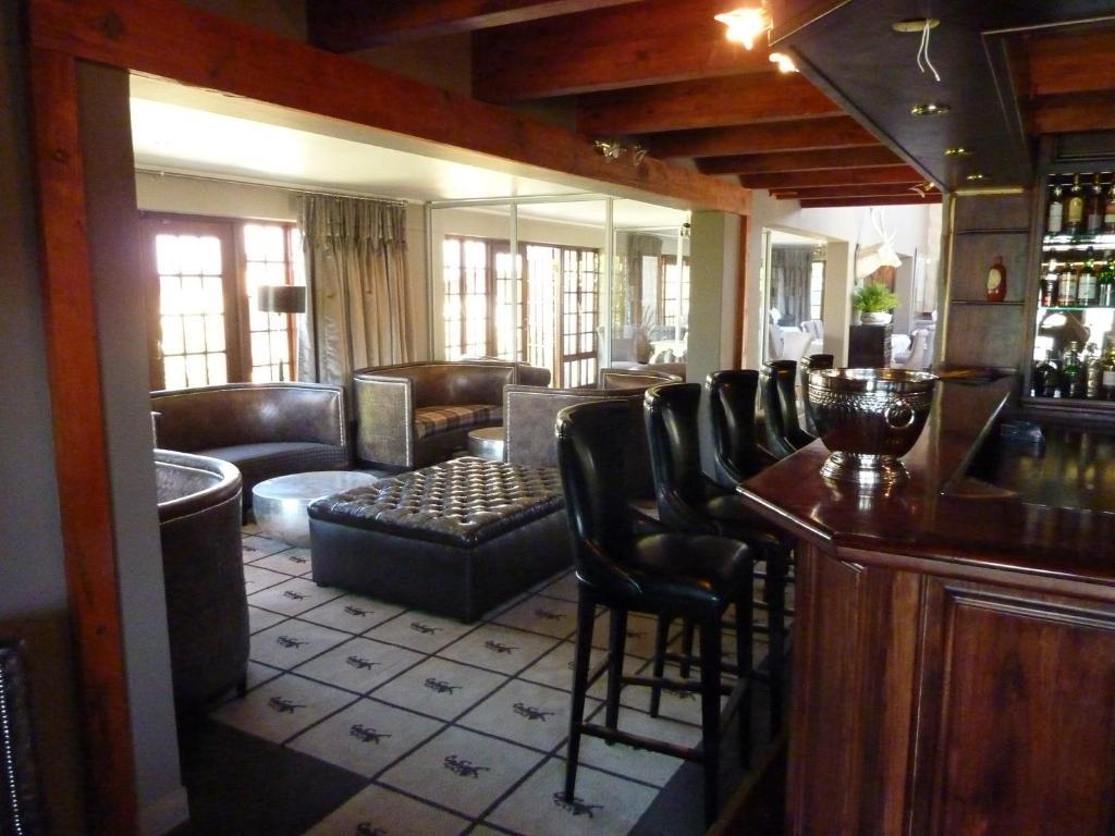 The Highlander Hotel Dullstroom Exterior photo