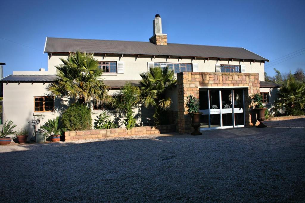 The Highlander Hotel Dullstroom Exterior photo